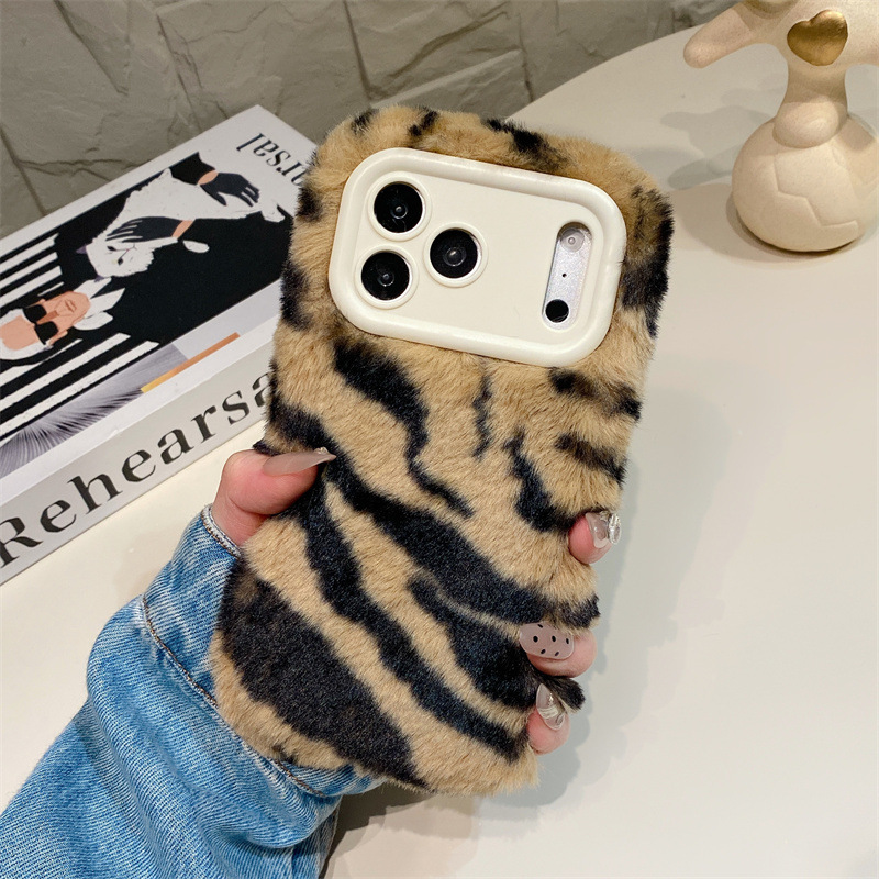 豪華なゼブラ柄ふわふわプラッシュスマホケース iPhone  - Apple Iphone 16 のレビューと価格